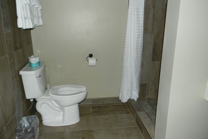 Room 100 of 124
