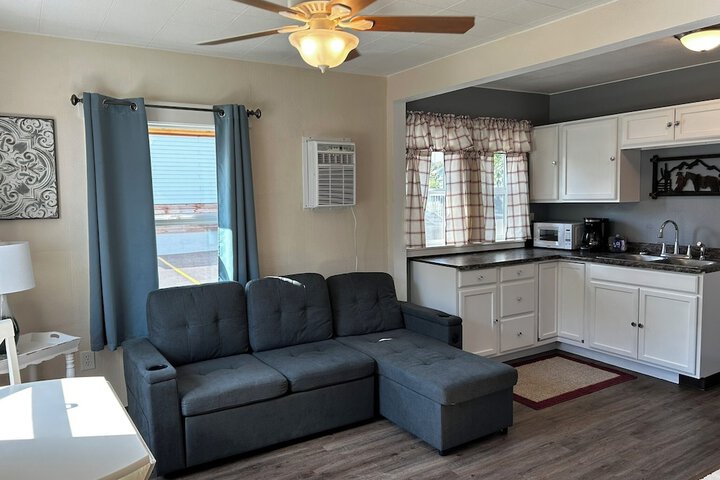Lamplighter Cabins & Suites