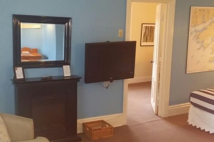 Room 34 of 66