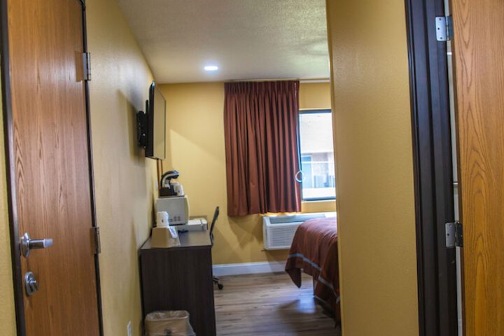 Room 26 of 39