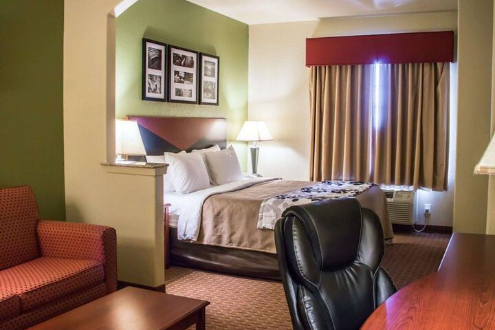 Room 32 of 49