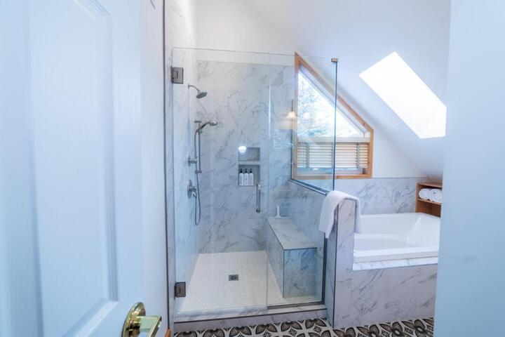 Beaujolais Boutique B & B at Theas House- Adults Only