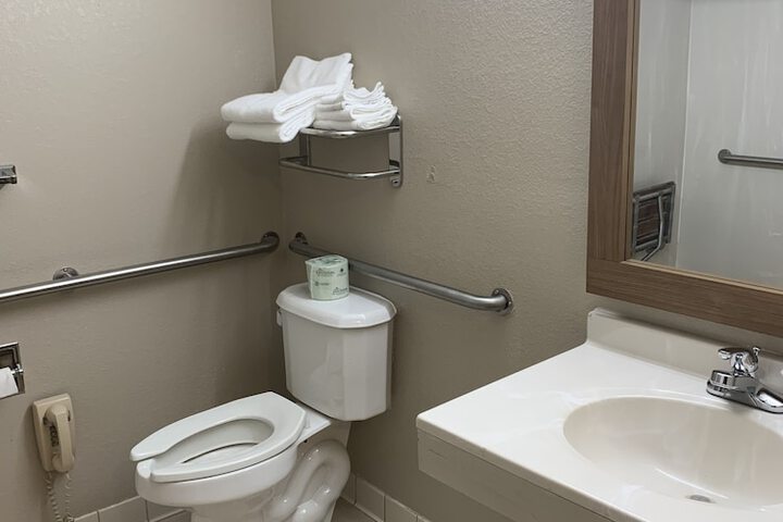 Room 16 of 60