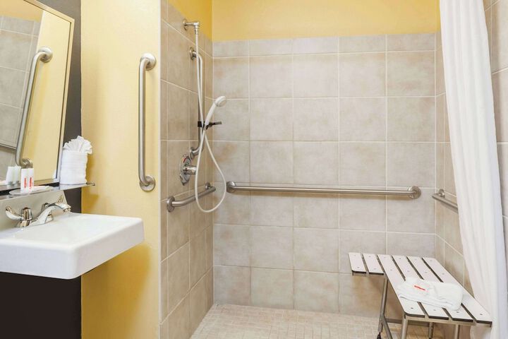 Microtel Inn & Suites by Wyndham Dickson City / Scranton