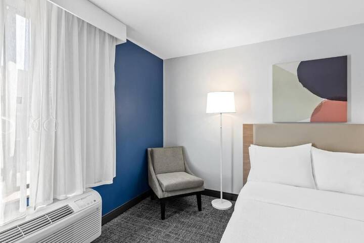 Spark by Hilton Shawnee