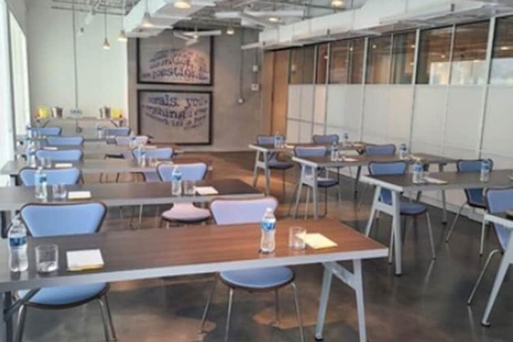 Business Center 69 of 77