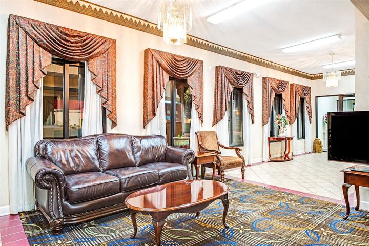 Hotel Interior 9 of 23