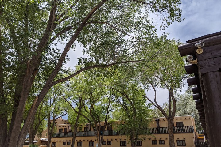 Sagebrush Inn & Suites