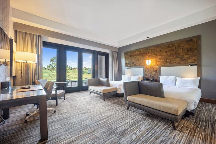 Flying Horse Resort & Club