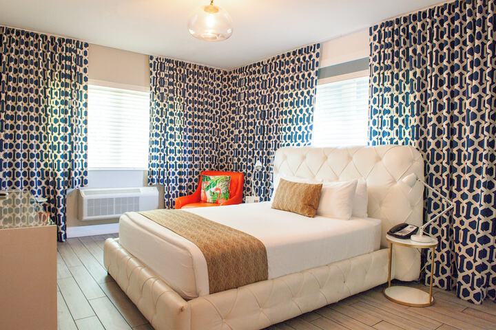 Room 44 of 79