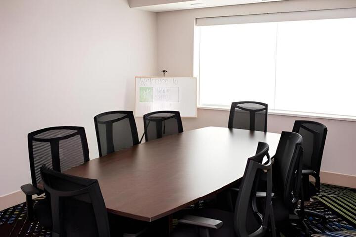 Holiday Inn Express & Suites Birmingham North - Fultondale by IHG