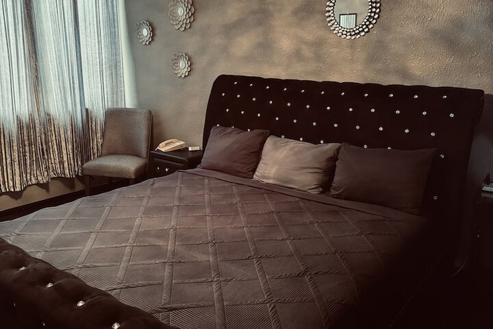 Room 30 of 77