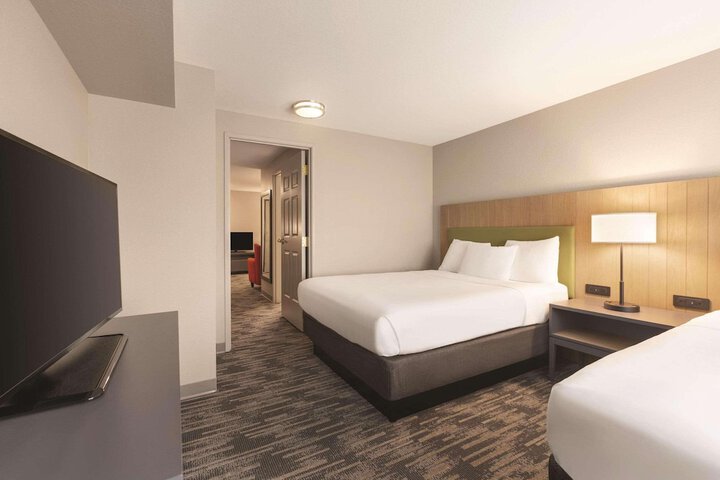Country Inn & Suites by Radisson Green Bay North
