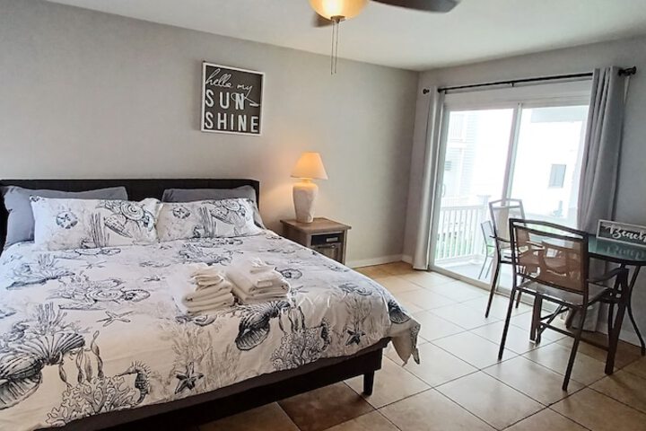 Room 42 of 77