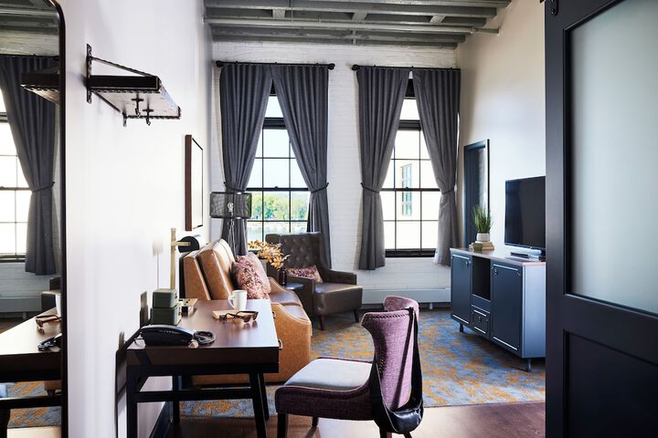 Room 10 of 24