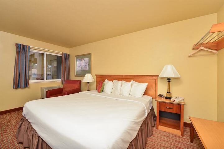 Room 6 of 22