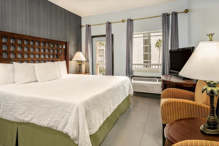 La Copa Inn Beach Hotel