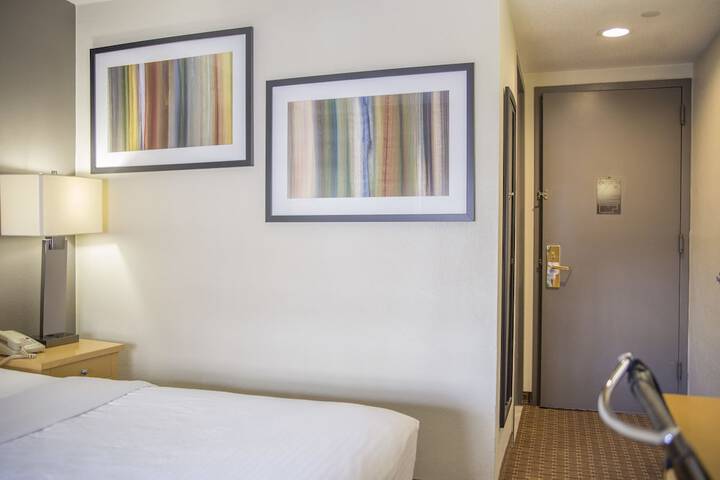 Room 13 of 26