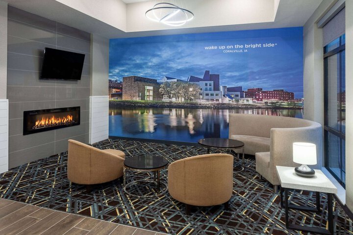 La Quinta Inn & Suites by Wyndham Coralville Iowa City