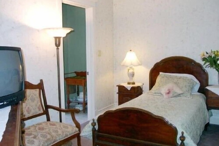 Room 17 of 24