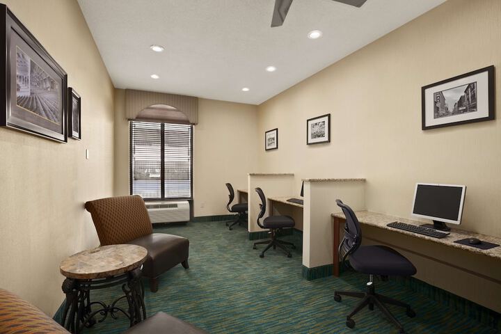 Business Center 35 of 36