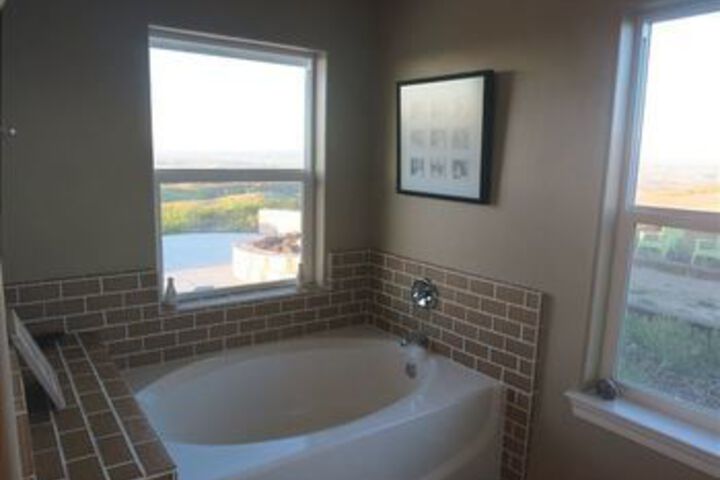 Top of The Hill 4 Br Home by RedAwning