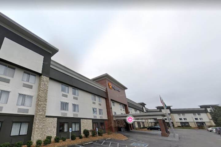 Hotel Exterior 47 of 47