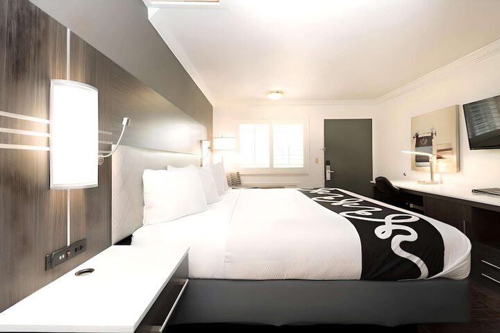 Room 14 of 30