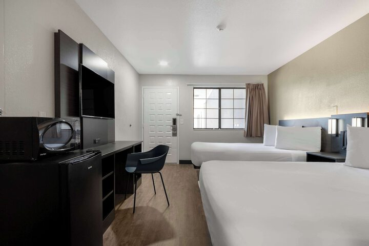 Room 31 of 33