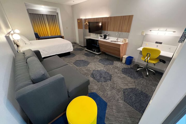Room 25 of 34
