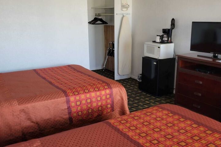 Stagecoach Motel
