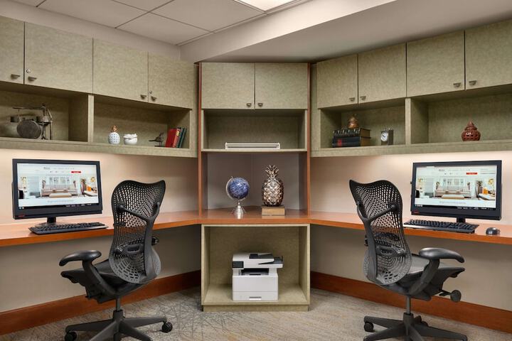 Business Center 36 of 36