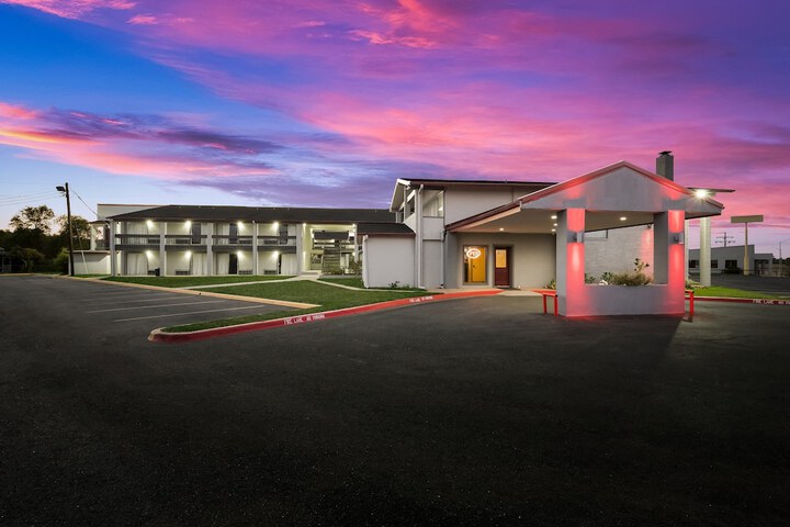 Red Roof Inn Madisonville