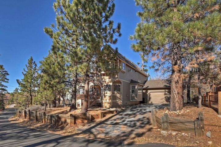 Canyon Castle Mtn Retreat w Hot Tub