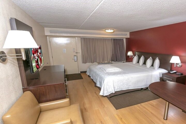 Room 6 of 30