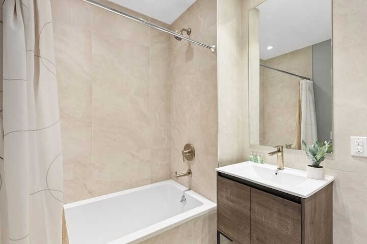 Global Luxury Suites at the Arches