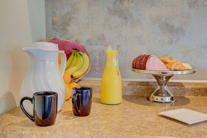 Breakfast/Coffee Service 174 of 191