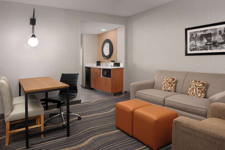 Room 28 of 64