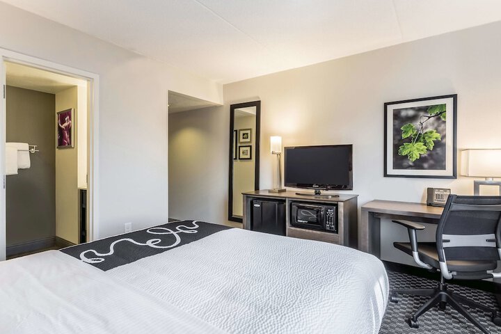 Room 26 of 42
