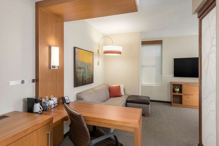 Room 40 of 82