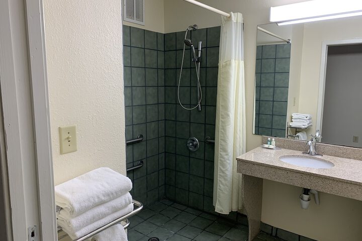 Room 11 of 24