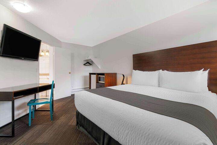 Room 28 of 46