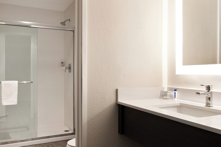 Comfort Suites Lake Geneva East