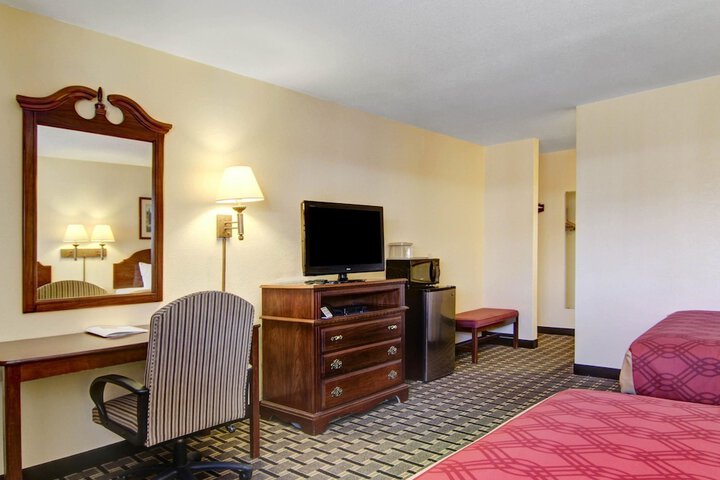 Room 17 of 48