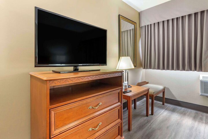 Room 18 of 23