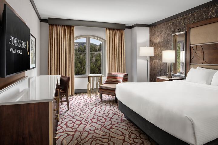 Horseshoe Black Hawk - a Caesars Rewards Destination