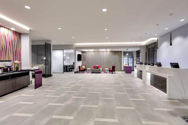 Hampton Inn by Hilton Irvine Spectrum / Lake Forest