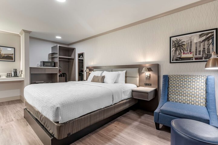 Room 8 of 37