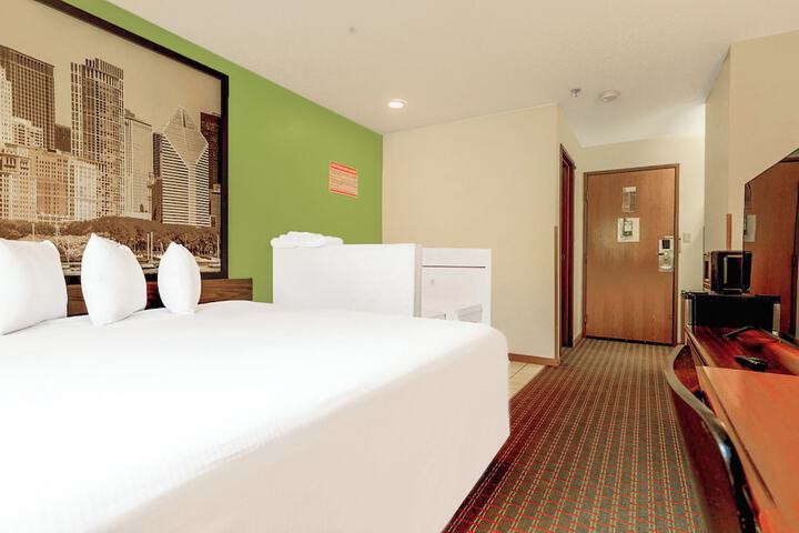 Room 32 of 61