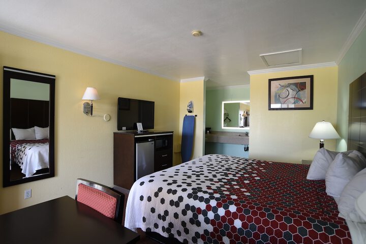 Room 5 of 13
